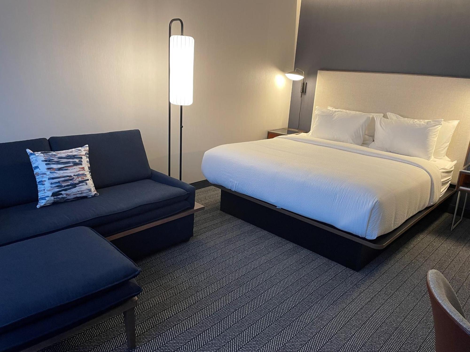 Courtyard Montreal Midtown Hotell Exteriör bild