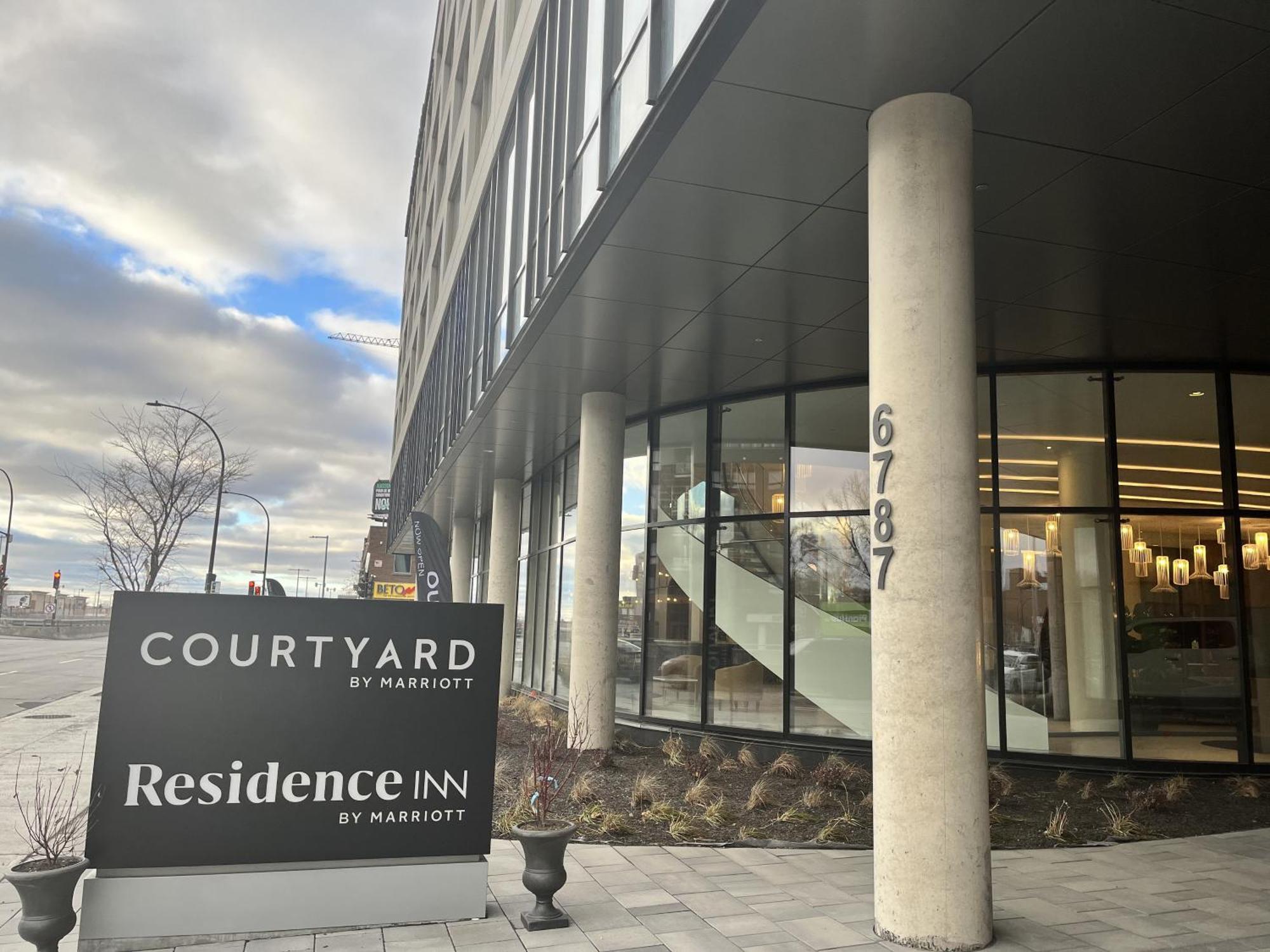 Courtyard Montreal Midtown Hotell Exteriör bild